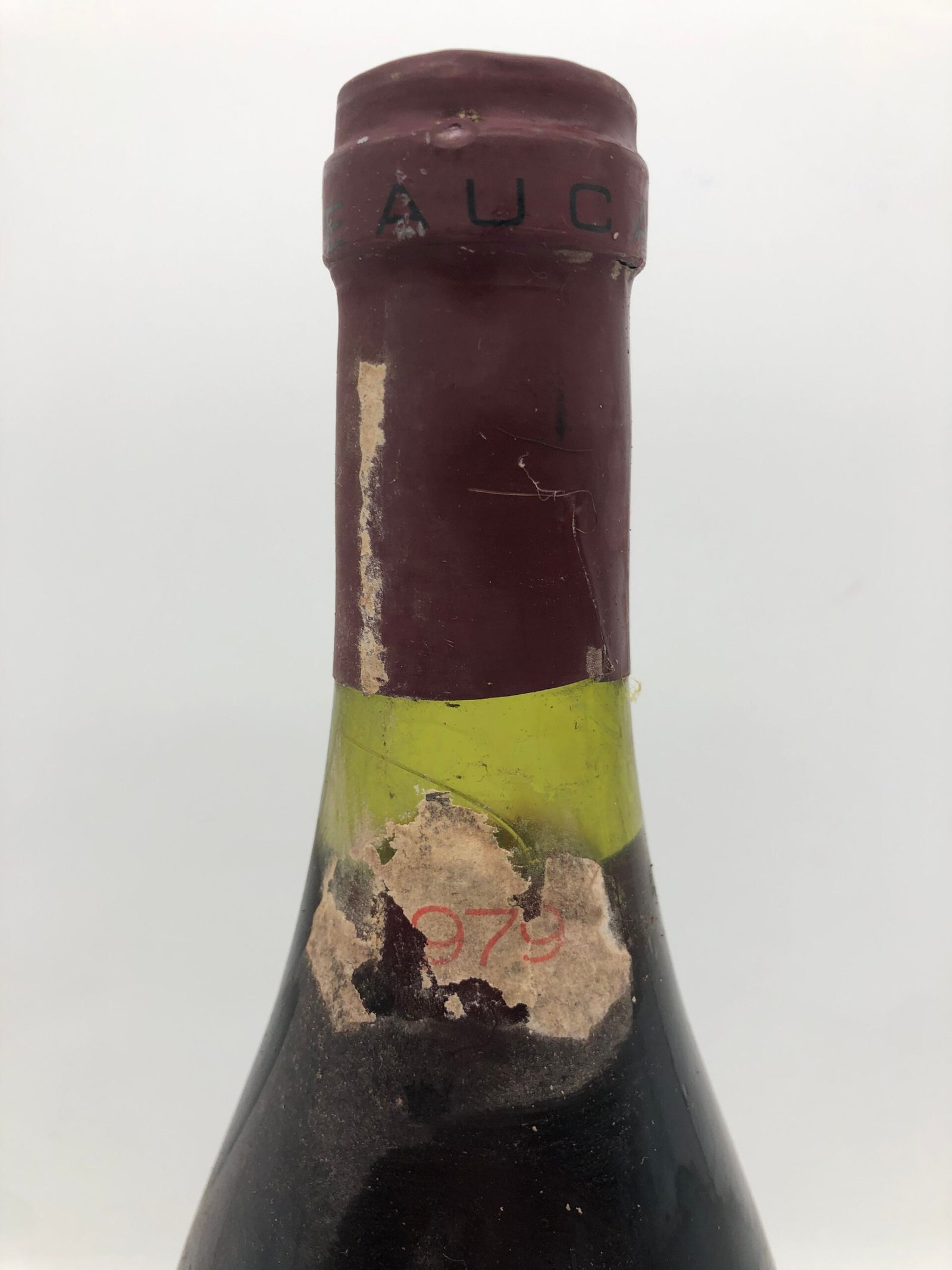1 x 75cl Chateau de Beaucastel 1979 - Image 5