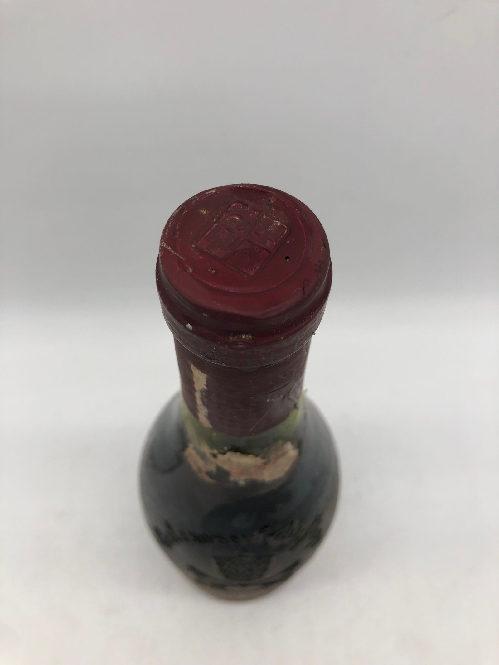 1 x 75cl Chateau de Beaucastel 1979 - Image 3